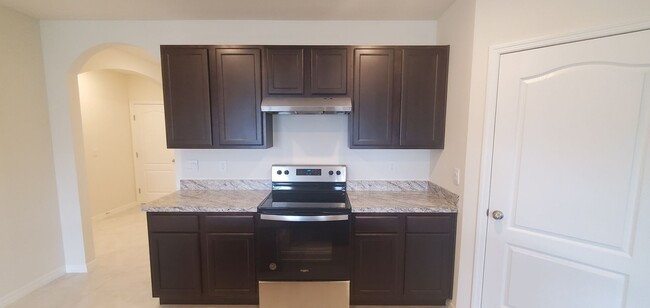 Foto del edificio - Like New, 1-Year Old!! 4-Bedroom, 2-Bathro...