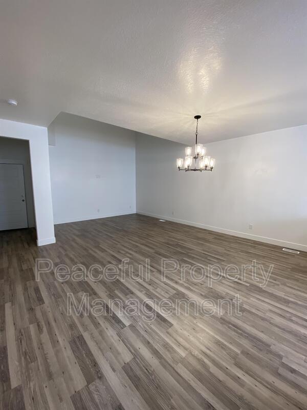 Building Photo - 1632 N 3830 W