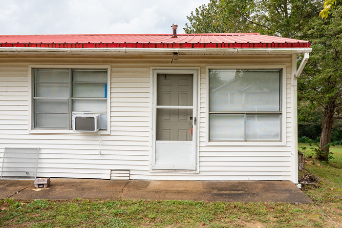 Primary Photo - 368 Patton St