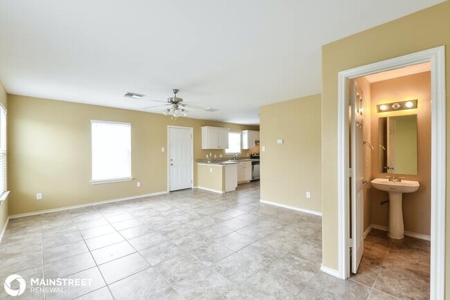 Building Photo - 5502 Hidden Canyon, San Antonio, TX 78252