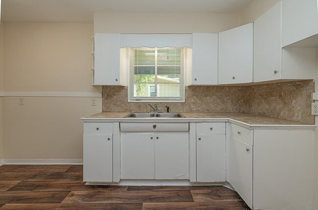 Photo - Oak Forest House