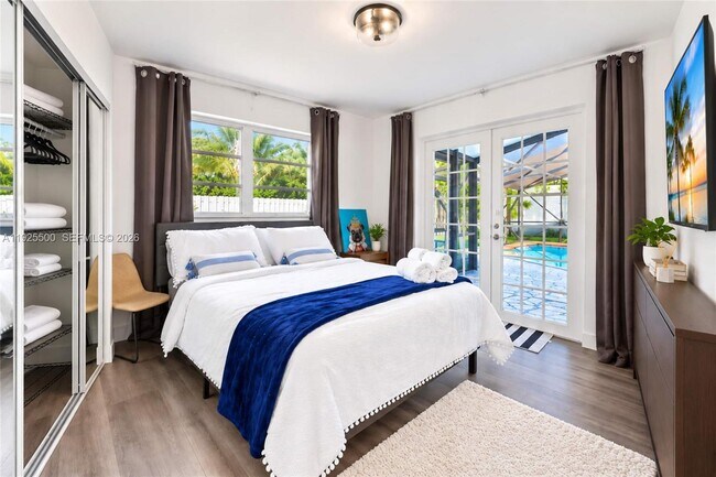 Foto del edificio - 909 NE 7th St