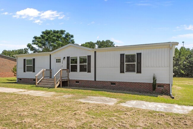 Building Photo - New build home on a spacious lot!