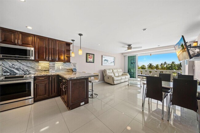 Foto del edificio - 2840 N Ocean Blvd