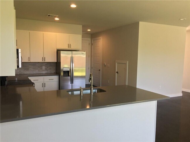 Building Photo - 11121 Zimmerman Ln
