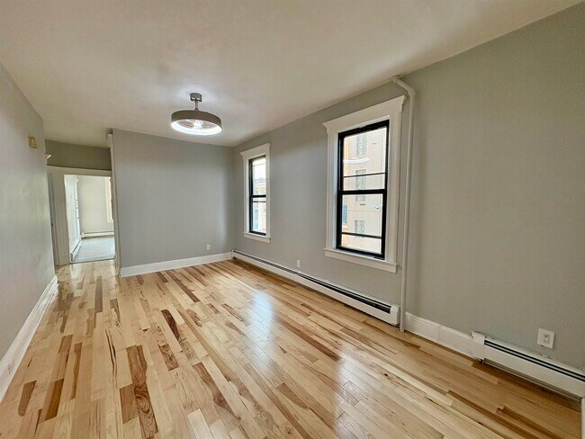 Foto del edificio - 136 W 25th St