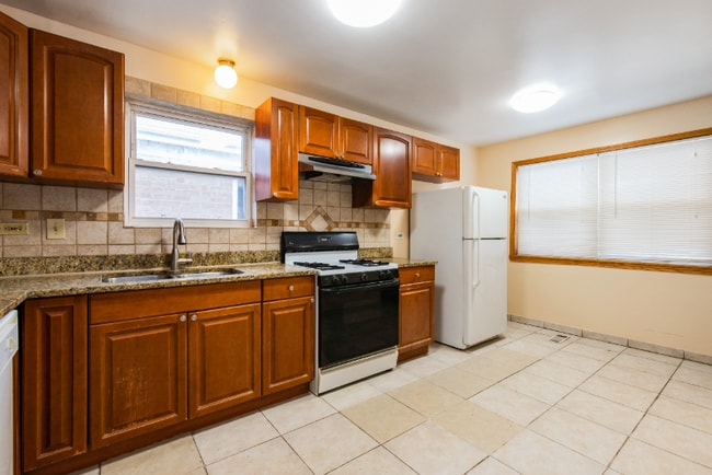 Photo - 8906 S Halsted St House