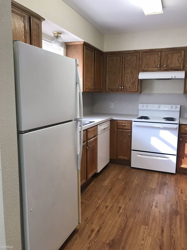 Building Photo - 3 br, 2 bath Duplex - 2316/2318 Pheasant 2318