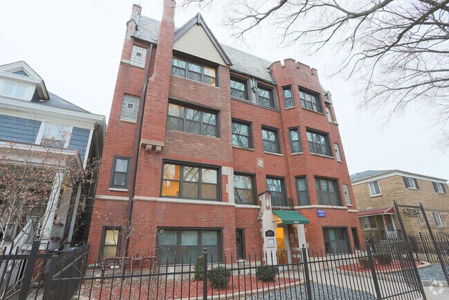 Building Photo - 4614 N Paulina St