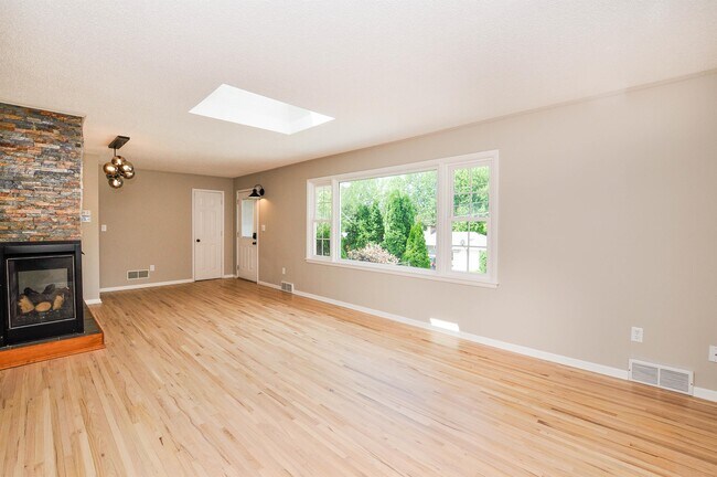Foto del edificio - 714 14th Ave SW
