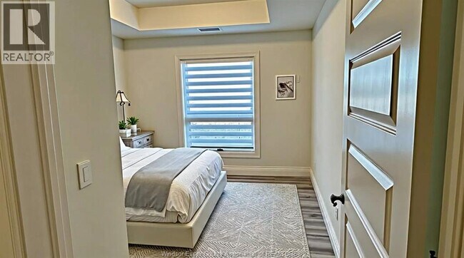 Building Photo - 728 Brownstone Dr