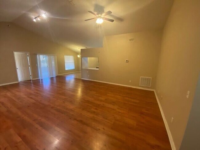 Building Photo - Magnolia Oaks Ridge in Apopka