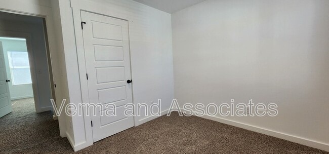 Building Photo - 871 Boardwalk Ave