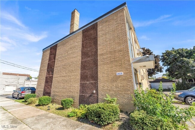 Foto del edificio - 1415 Wyandotte Ave