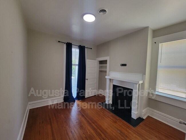 Foto del edificio - 323.5 Ellis St