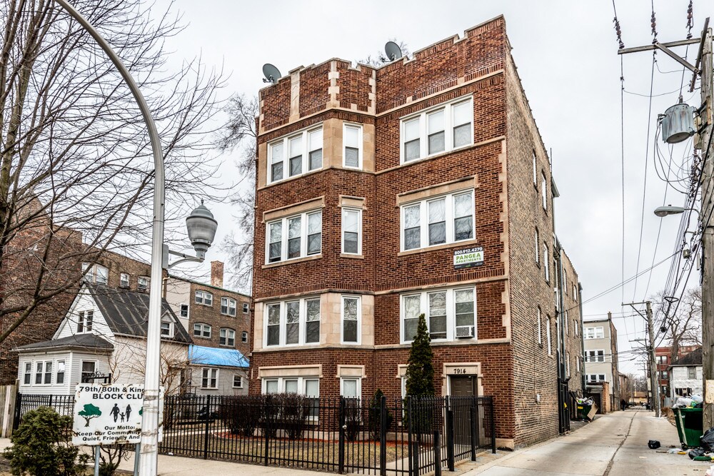 Foto principal - 7914-16 S Kingston Ave