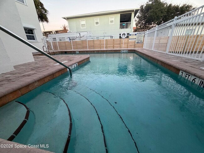 Foto del edificio - 154 Crescent Beach Dr