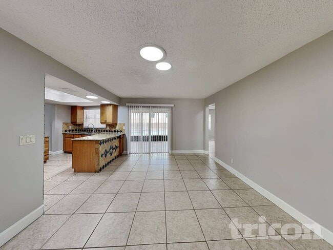 Building Photo - 818 Tarawood Ln