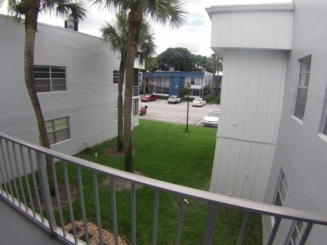 Building Photo - 133 Normandy Ln