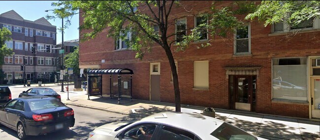 Foto del edificio - 3604 N Damen Ave