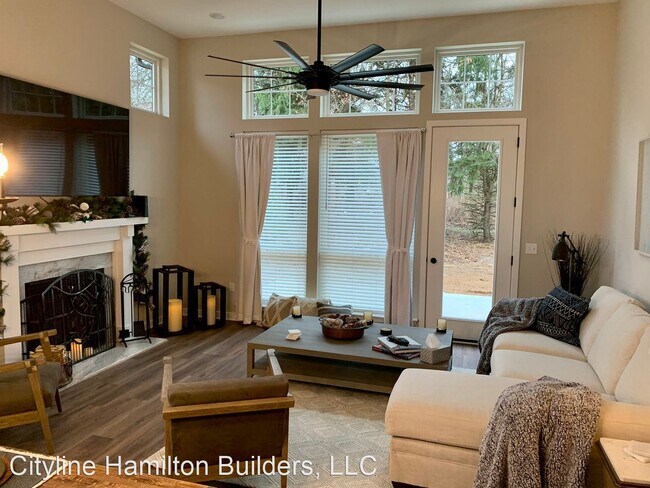 Building Photo - 3 br, 2.5 bath House - 5068 E Valley Rd