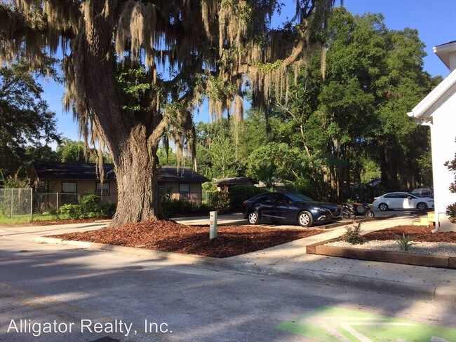 Foto del edificio - 5 br, 5 bath House - 1221 NW 7th Ave