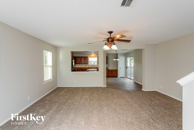 Building Photo - 121 Hampton Way
