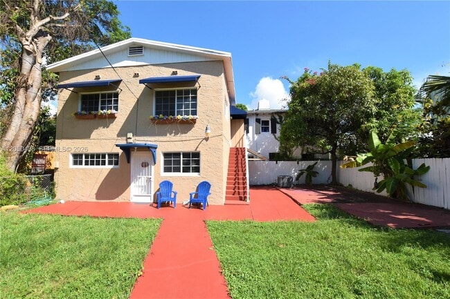 Building Photo - 2615 SW 20th St