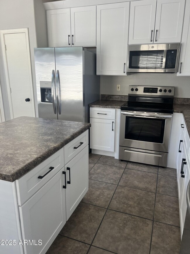 Foto del edificio - 12922 W Corrine Dr