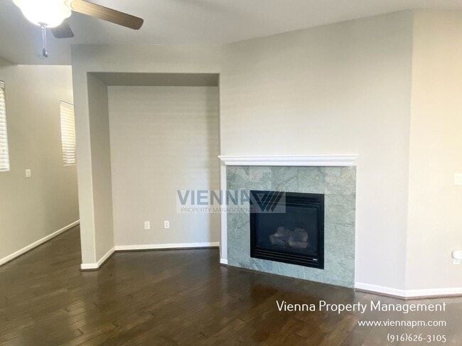 Building Photo - 131 Candela Cir