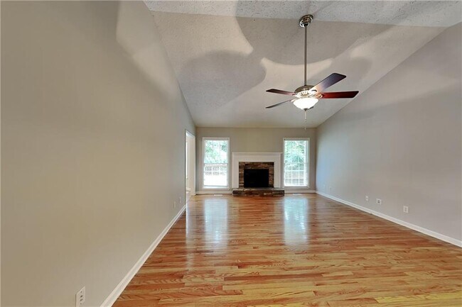 Foto del edificio - 501 Brooksdale Dr