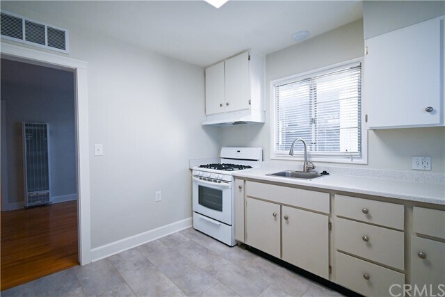 Foto del edificio - 540 S Lemon St