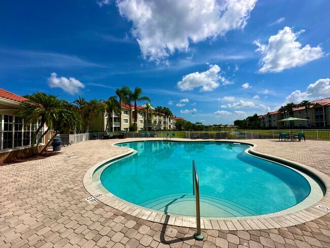 Foto del edificio - 8865 Okeechobee Blvd