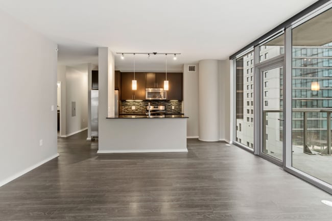 Photo - 107 N Desplaines St Apartment