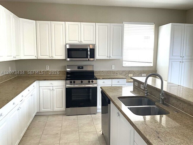 Foto del edificio - 1560 Fiddlewood Ct