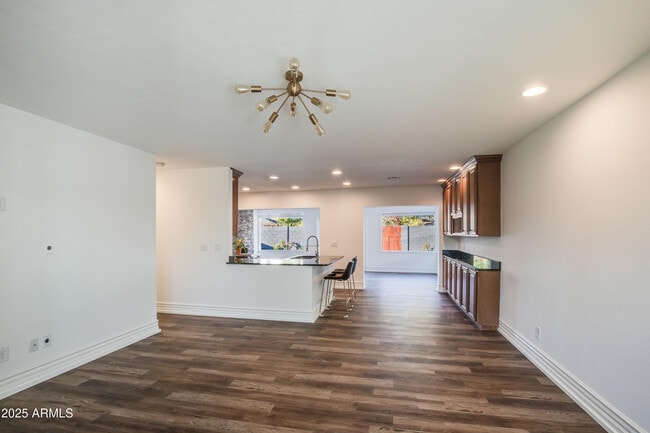 Building Photo - 2532 E Highland Ave