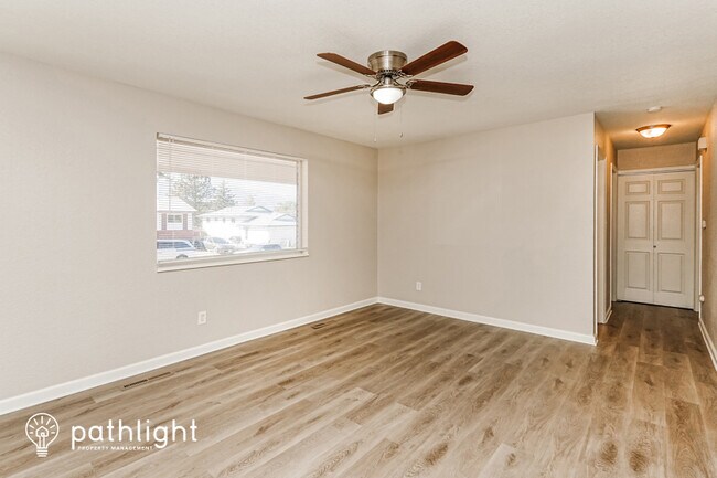 Building Photo - 1831 Montezuma Dr