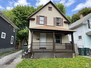 Building Photo - 108 Durnan St
