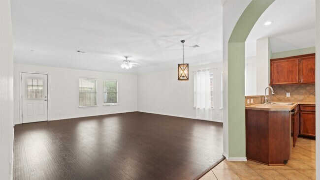 Foto del edificio - 22848 Lantern Hills Dr