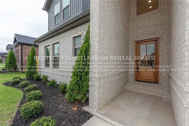 Building Photo - 6902 SW High Meadow Blvd