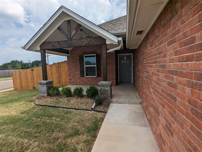 Building Photo - 3117 Stone Creek Dr