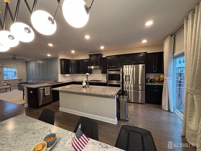 Foto del edificio - 1205 Hights Farm Rd N