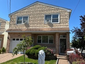 Building Photo - 300 Jefferson Ave