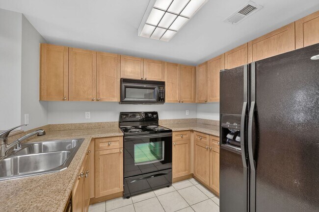 Building Photo - 777 7th St NW