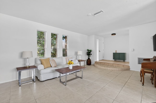 Foto del edificio - 8195 Coachlight Cir