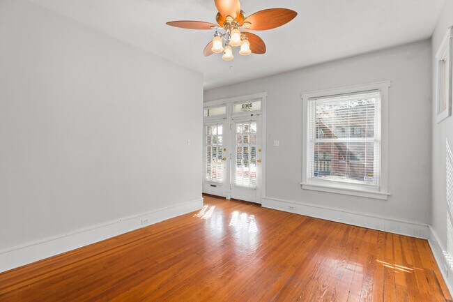 Living Area - 2903 Sidney St