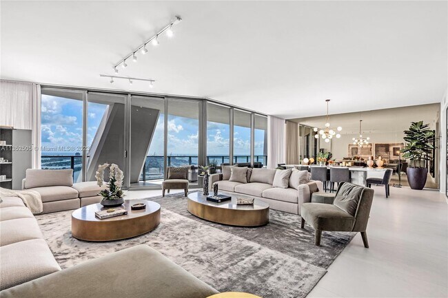 Foto del edificio - 1000 Biscayne Blvd