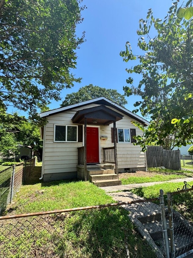Cozy 3 bed 1.5 bath with Backyard - Cozy 3 bed 1.5 bath with Backyard