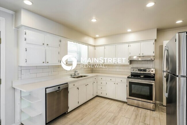 Foto del edificio - 4 Bedroom Pet-Friendly Home in NASHVILLE, TN with Main Street Renewal