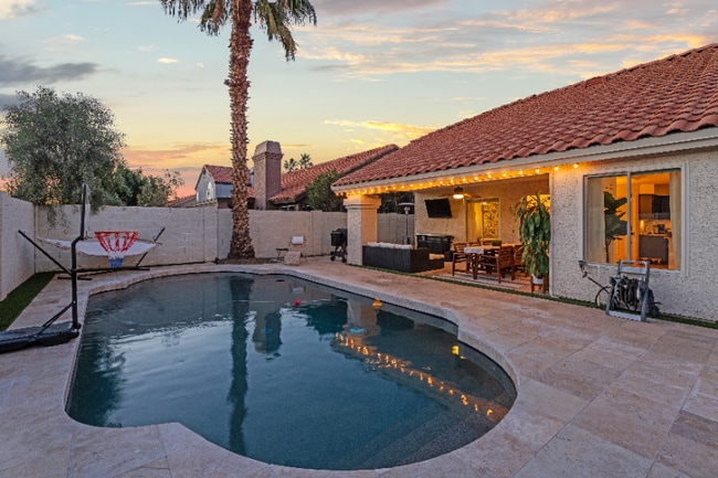 Foto del edificio - 3001 E Redwood Ln